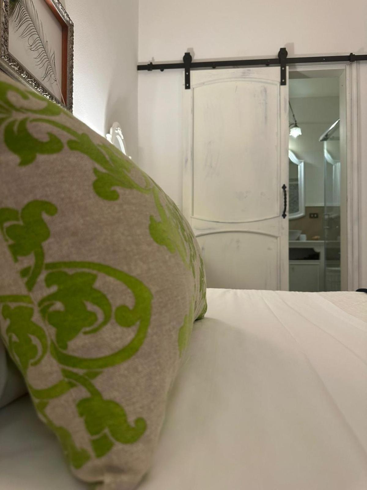 Civico 98 Hotel มิลาซโซ ภายนอก รูปภาพ